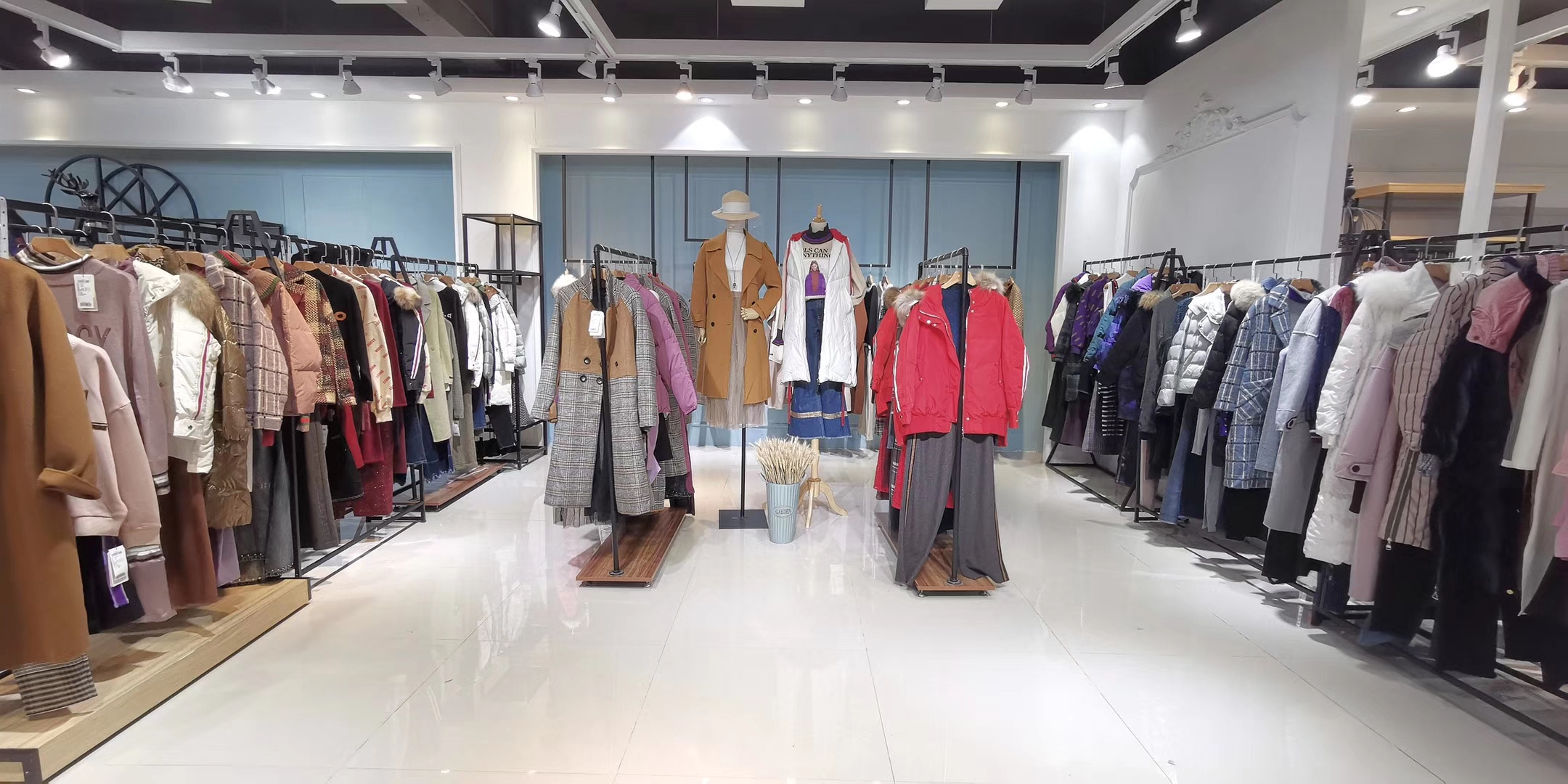 一次與服裝店內行老板拿品牌折扣貨源的經歷